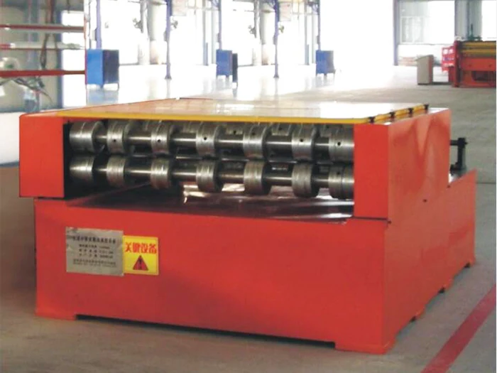 Roof and Side Panel Skin Rolling Equipment