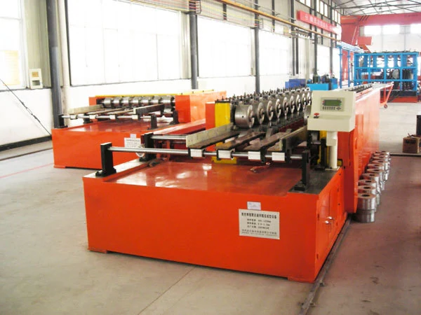 CNC side wall skin rolling equipment